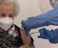 La vacuna de refuerzo de la covid en Euskadi casi duplica el número de dosis en una semana