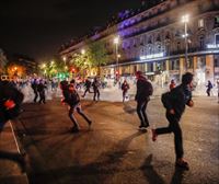Emmanuel Macronen aurkako manifestarien aurka kargatu du Poliziak Parisen