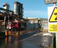 Un incendio causa importantes daños en una empresa maderera de Llodio