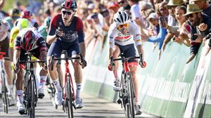 Hayter evita la victoria de Aberasturi tras imponerse en el esprint de la segunda etapa del Tour de Romandía