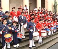 Las calles de Vitoria-Gasteiz acogen las tamborradas infantiles