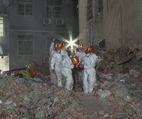 Al menos 53 muertos y diez rescatados tras el colapso de un edificio de ocho pisos en China