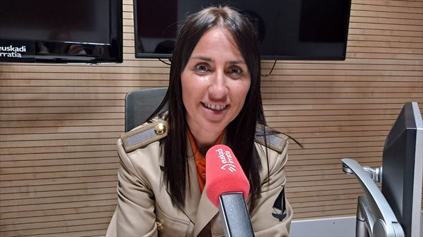 Oihana Barrasa: "Asko hunkitzen naiz nik egindako jantziak kalean ikustean"