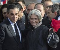 Fillon, condenado a cuatro años de prisión por contratar fraudulentamente a su mujer