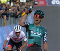Kamna se adjudica el triunfo en el Etna y Juan Pedro López es el nuevo líder del Giro