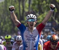 Démare gana la quinta etapa al esprint y Juan Pedro López sigue líder