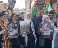 Testigos de la muerte de la periodista palestina aseguran que los tirotearon a pesar de identificarse
