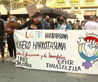Cientos de personas denuncian la LGTBI-fobia en Bilbao y Pamplona