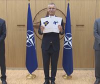 Suediak eta Finlandiak aurkeztu dute NATOn sartzeko eskaera