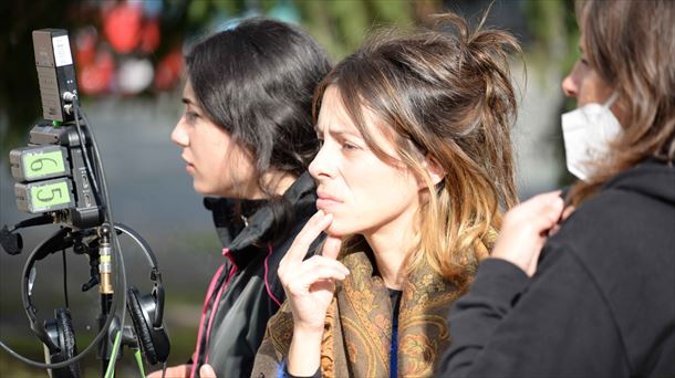 Entrevista a Estibaliz Urresola sobre la película “Cuerdas”, que se estrenará en Cannes