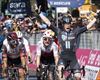 Victoria de Dainese tras superar a Gaviria en el esprint de la 11ª etapa del Giro