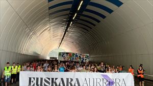 Arranca en Donostia la manifestación para reivindicar poder vivir en euskera, bajo el lema ''Euskara Aurrera''