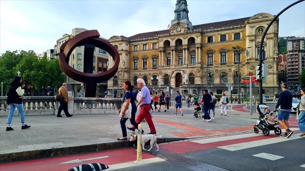 Gente en Bilbao. Foto: EITB Media.