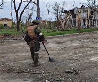 Militares rusos han comenzado a desminar la acería de Azovstal