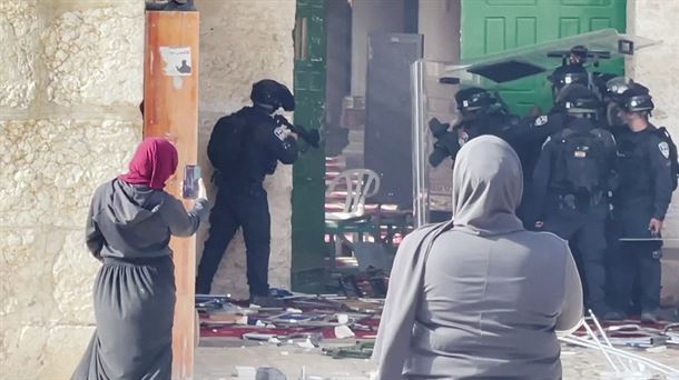 Enfrentamientos en la mezquita de Al Aqsa.