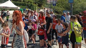 La fiesta de las ikastolas de Bizkaia reúne a miles de personas en los alrededores de Bilbao