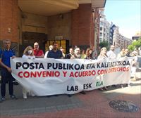 Concentración en Bilbao y manifestación en Madrid durante la primera jornada de huelga en Correos