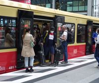 Alemania osoko garraio publikoan hileko bonuak 9 euro balio du