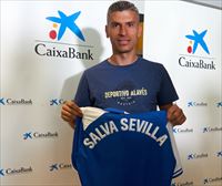 El Alavés presenta a Salva Sevilla