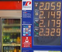 El precio de la gasolina supera la barrera de los 2 euros y absorbe la subvención del Gobierno español