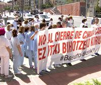 Movilización de trabajadores de Basurto contra el traslado de la cirugía cardiaca a Cruces
