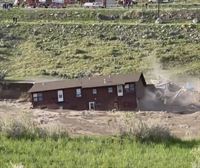Las fuertes inundaciones mantienen cerrado el Parque Nacional de Yellowstone