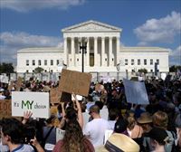 Miles de personas protestan en EE. UU. contra la eliminación de la protección del derecho al aborto
