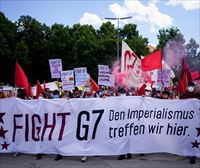 Igande honetan abiatuko duten G7ko goi-bileraren aurkako protesta izan da Munichen