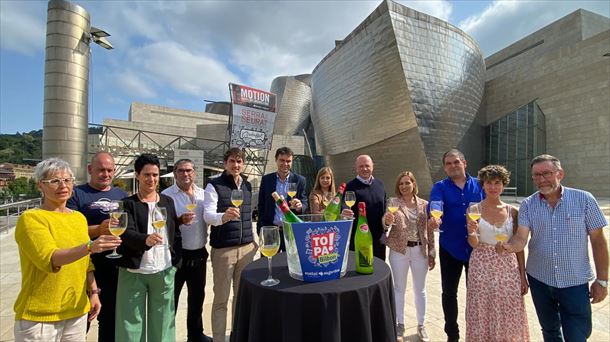 "Euskal Sagardoa" se reivindica desde el Guggenheim Bilbao en Bizkaia