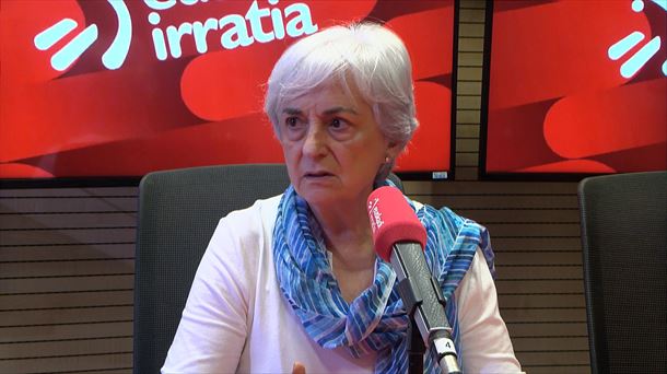Mari Karmen Garmendia, hoy, en estudios de Euskadi Irratia