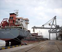Ucrania asegura que ya hay 17 barcos cargados con cereal, 10 de ellos preparados para zarpar