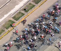 La multitudinaria caída del último kilómetro de la segunda etapa de la Vuelta a Burgos
