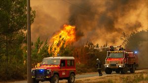 Francia se enfrenta a otra nueva jornada de lucha contra los incendios en la Gironda