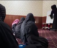 Emakumeentzako eskola klandestinoak antolatu dituzte Afganistanen; EITB Media horietako batean izan da