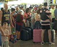 Aeropuertos vascos, estaciones de tren y autobuses, a rebosar de gente que se va de vacaciones