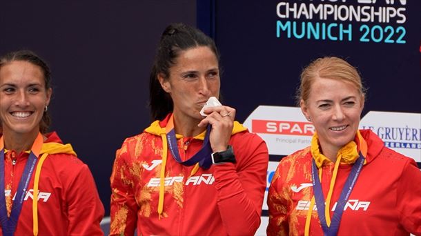 Elena Loyo con la medalla del europeo.
