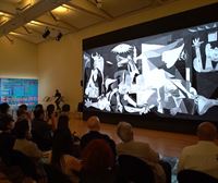 Picassoren 'Guernica' obra Japoniara iritsi da pantaila erraldoian