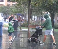 La lluvia irrumpe con fuerza en varias localidades vascas