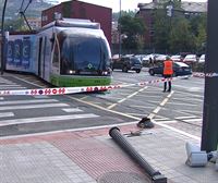 Un tranvía y un autobús chocan en Bilbao