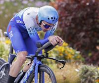 Simon Yatesek eta Pavel Sivakovek Vuelta utzi behar izan dute koronabirusagatik