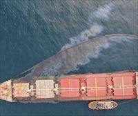 Gibraltar confirma una fuga de fueloil del buque varado en su costa