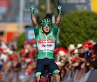 Mads Pedersen consigue su tercera victoria en La Vuelta, Evenepoel sigue líder