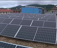 Las instalaciones de placas solares de autoconsumo se duplican en la CAV y se triplican en Navarra este año