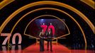 La gala inaugural del Zinemaldia acaba cantando el 'Zorionak zuri' por los 70 años del Festival de Cine