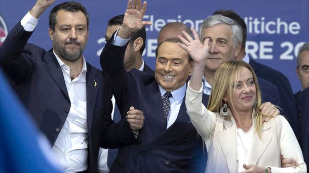 Salvini, Berlusconi eta Meloni atzo, kanpaina amaieran. Argazkia: EFE.