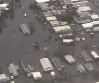 Floridan Ian urakanak eragindako uholdeak, itzalaldiak eta kalteak, airetik ikusita