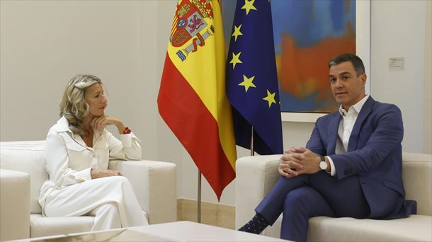 Yolanda Díaz y Pedro Sánchez. Foto: EFE. 