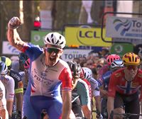 Arnaud Demare domina en la clásica París-Tours