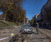 Errusiak Ukrainako hiri nagusiak bonbardatu ditu Kerch zubiaren aurkako erasoaren ostean