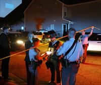 Bost hildako, tartean polizia bat, Ipar Carolinan izandako tiroketa batean